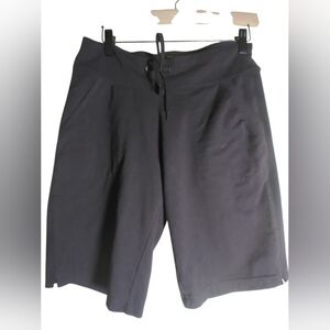 NWT tek Gear Black Workout Shorts Size S Stretchy Athleisure Excersise Walking